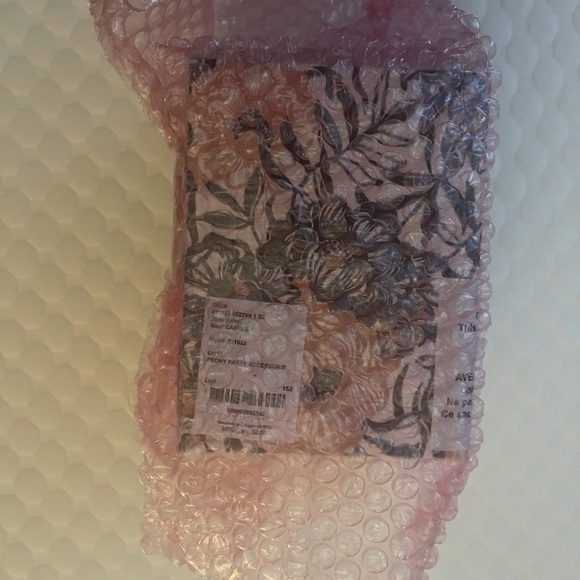 NWT/ NIP Lilly Pulitzer Candle onyx Peony party accessories style 011922 scented - Picture 8 of 9